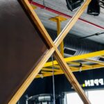 נגרות לעסקים - דלפק לחדר כושר כולל מראות- דיב ריהוט ומטבחים DEEB