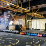 נגרות לעסקים - דלפק לחדר כושר כולל מראות (3)