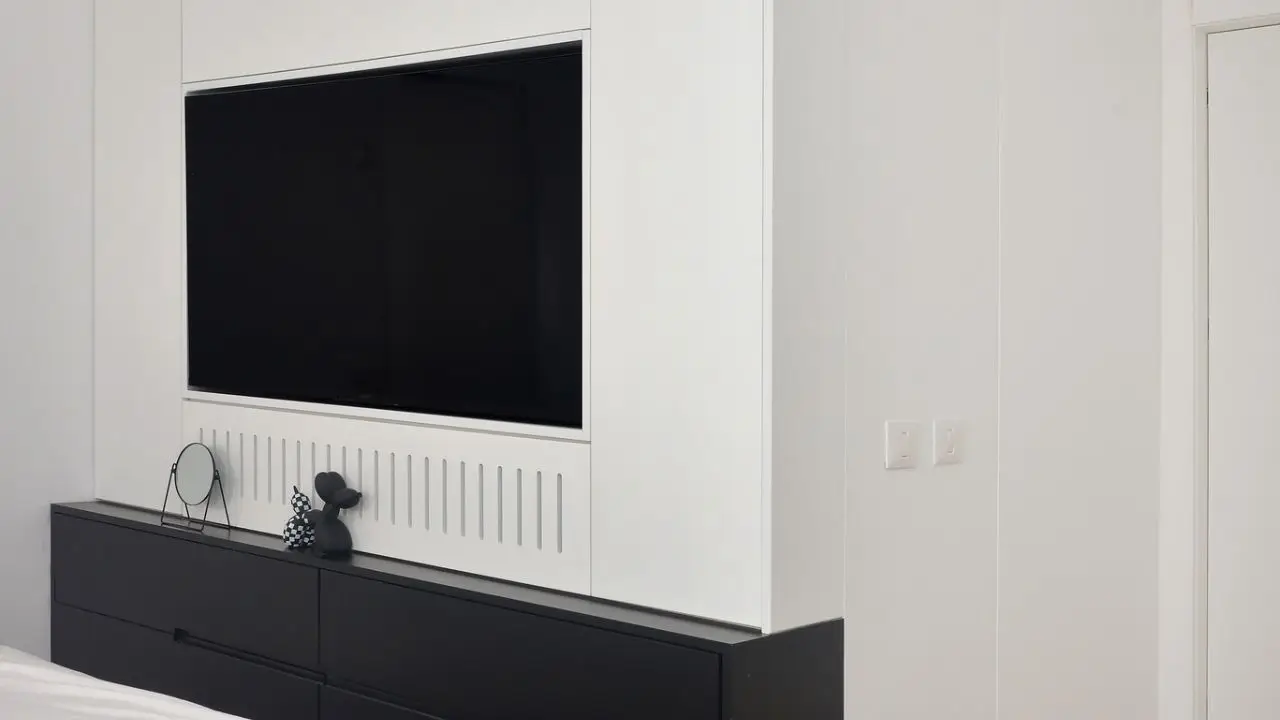 חיפוי קיר טלוויזיה עם מזנון בחדר שינה נגר בצפון